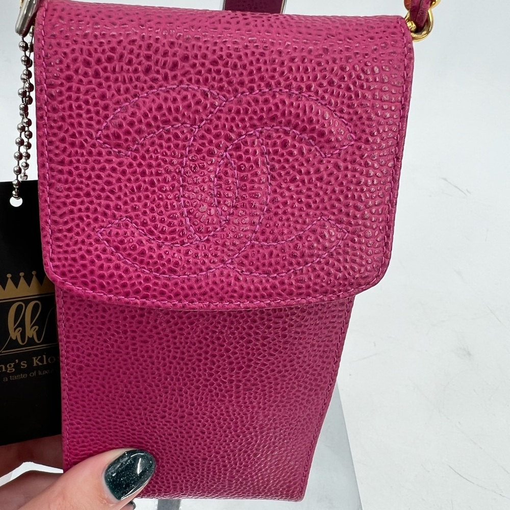 Chanel Caviar phone holder/ chain sling bag